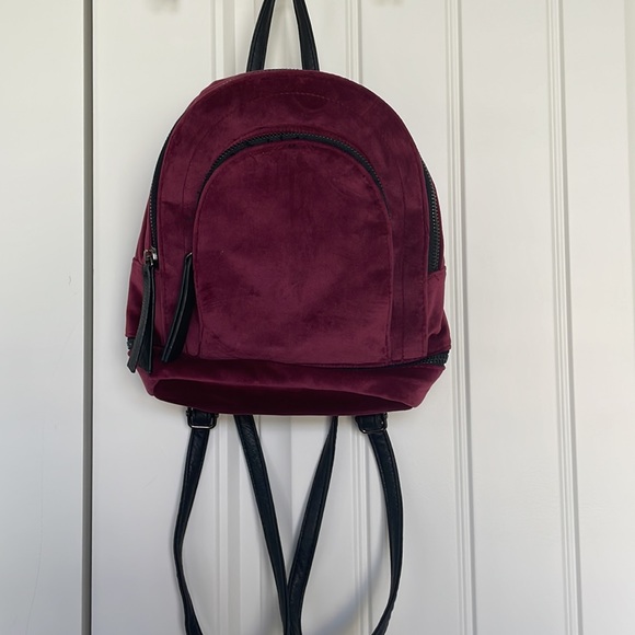 🛍️ 3 for $12 MUDD small mini backpack. Soft velvet..very cute! - Picture 4 of 12